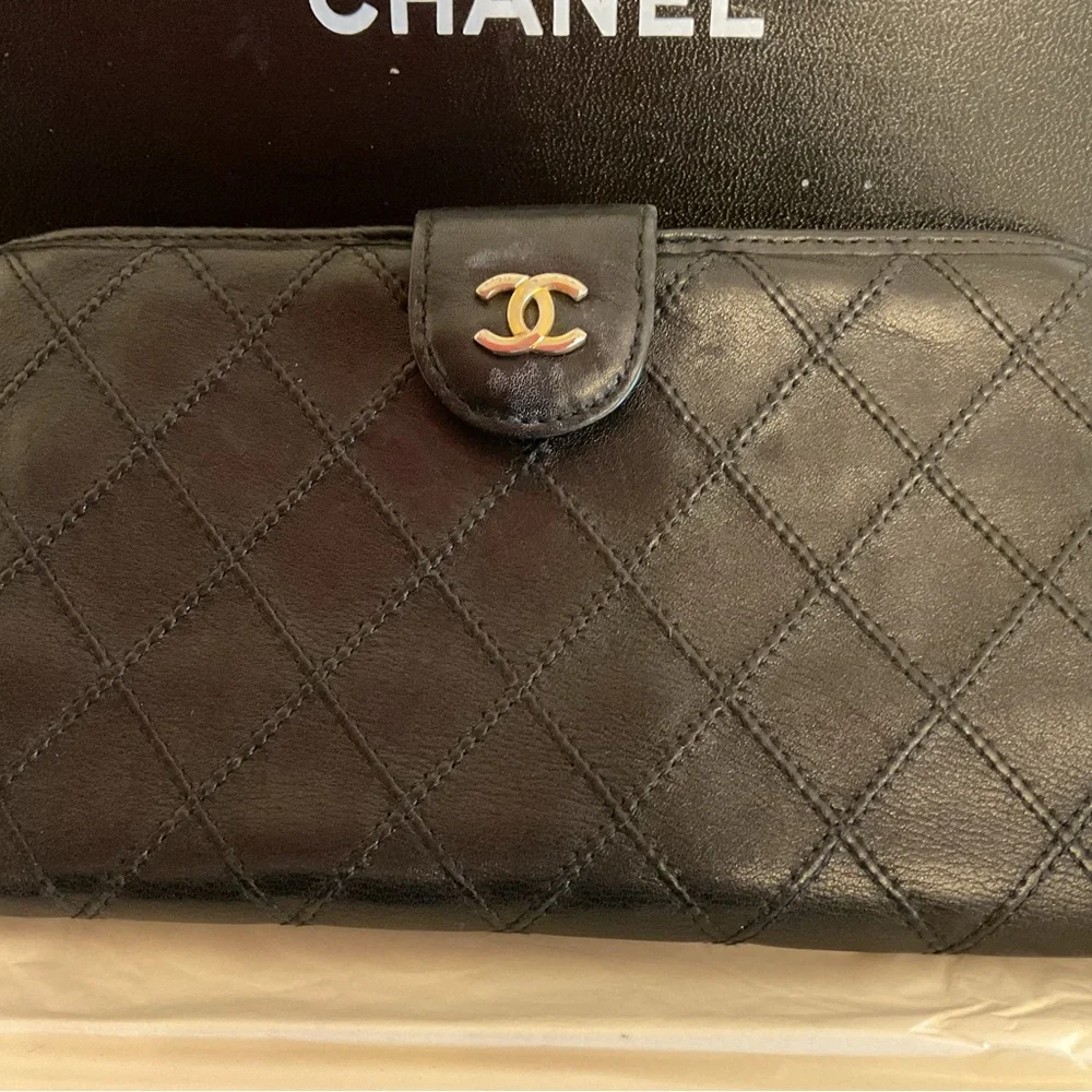 Chanel Vintage Caviar French Kisslock Wallet Diamond Stitch Leather